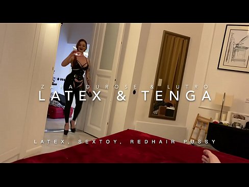 ❤️ Escada ruiva em traje de látex fodida por meio de meio-irmão Porno duro em nós
