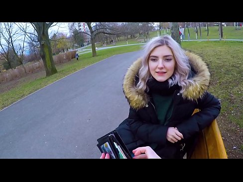 ❤️ Engole o esperma quente de um estranho por dinheiro - broche no parque por Eva Elfie Porno duro em nós